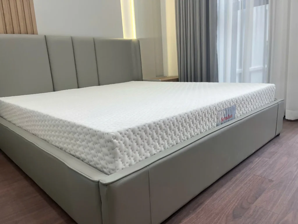 Lưu Ý Khi Mua Nệm Kymdan: 3 Điều Anh Chị Nên Cân Nhắc Trước 4 Nệm Kymdan thực tế tại nhà khách hàng của Yêu Nệm