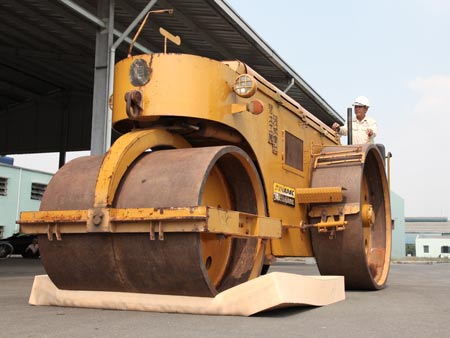 Nệm Kymdan Chịu Được Xe Lu 10 Tấn Cán 200 Lần