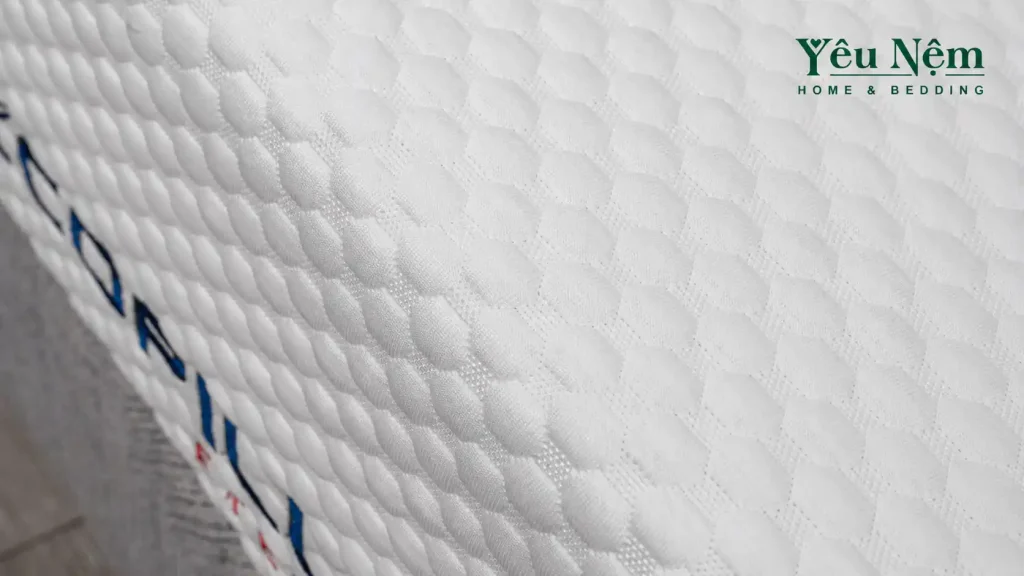 bề mặt Nệm Ecopillo Eco Foam đa tầng 20cm 