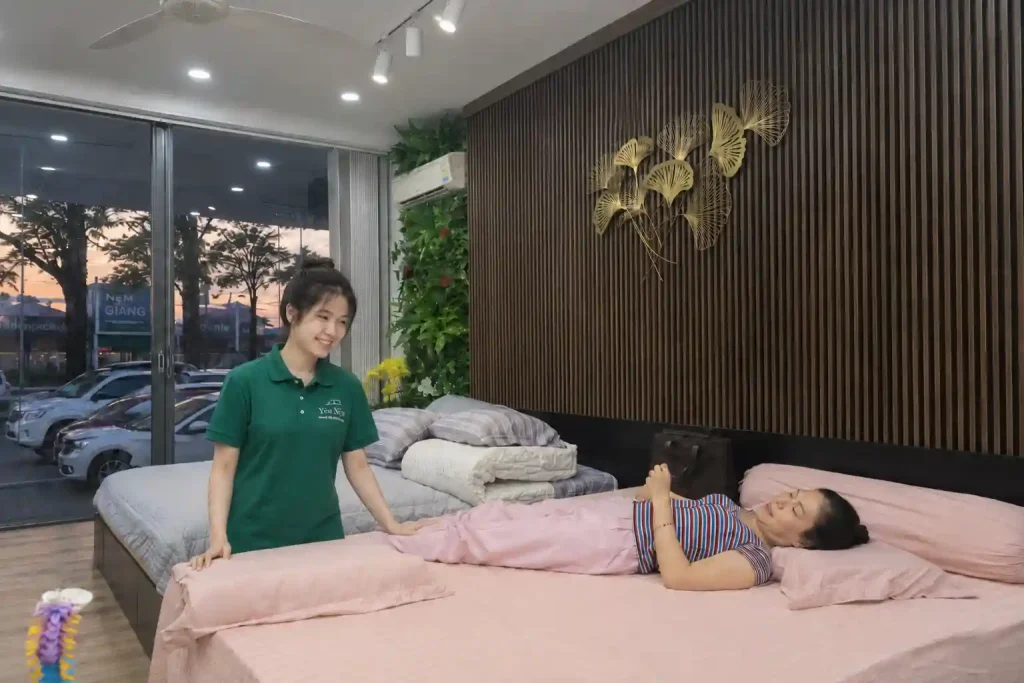 Cách vệ sinh và bảo quản nệm Kymdan bền đẹp trên 25 năm 20 Nhân viên Yêu Nệm Tư vấn cá nhân hóa theo từng thể trạng của khách hàng