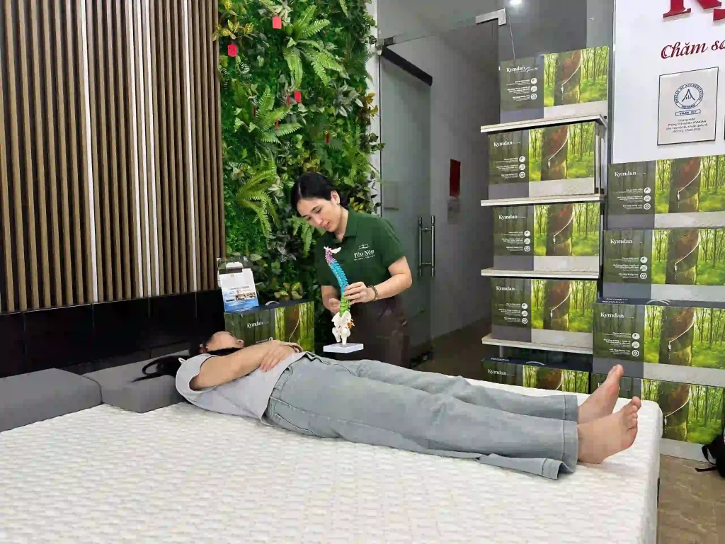 Các cấp độ đàn hồi của nệm Kymdan 20cm: SDH, SH và SSH? 6 Nhân viên Yêu Nệm tư vấn chọn nệm Kymdan theo giường, cân nặng và thói quen nằm của khách