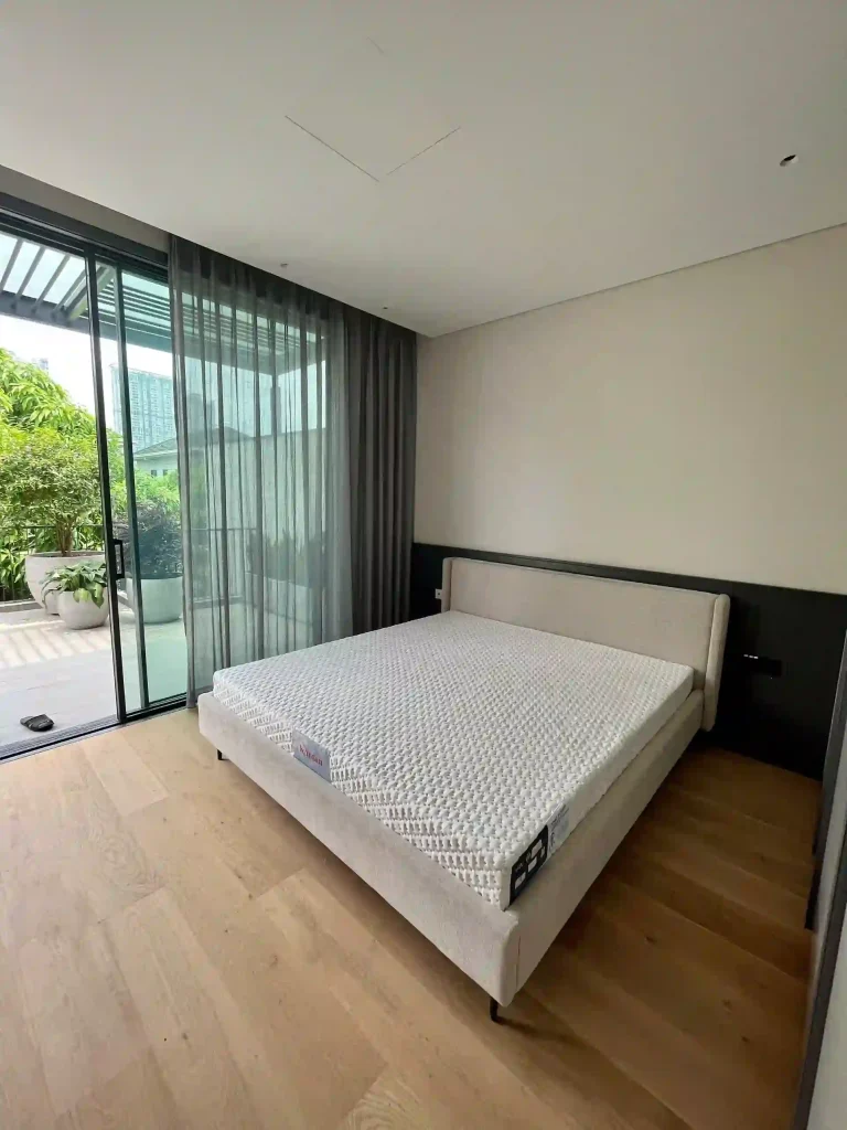 Nệm Kymdan Deluxe 1m6 thực tế tại nhà khách Yêu Nệm