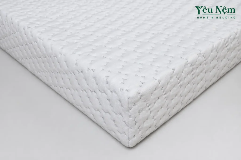 Áo nệm sạch đẹp, đường may gọn, bề mặt phẳng, mép nệm không bị ép bất thường sau vận chuyển