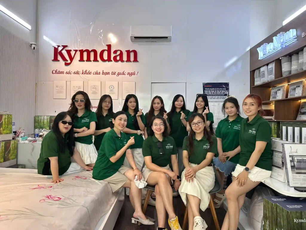 Mua nhà mới có nên chọn nệm Kymdan? 1 Đội ngũ Yêu Nệm luôn sẵn sàng phục vụ quý khách hàng chu đáo nhất